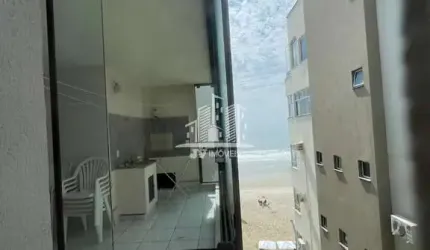 Apartamento com 3 dormitÓrios, pÉ na areia, Meia Praia, Itapema - SC