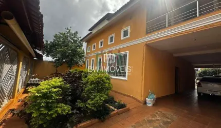 Sobrado à venda no bairro Jardim Novo Mundo em Goiânia/GO