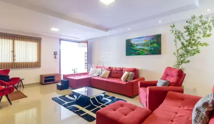 Sobrado MOBILIADO com 4 Suítes Plenas e Piscina Aquecida no Jardim Planalto!