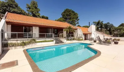 Casa com 4 dormitórios - Mercês - Experimente o Atendimento Boutique;
