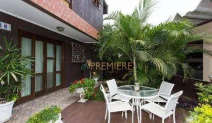 Casa com 4 dormitórios no Bacacheri