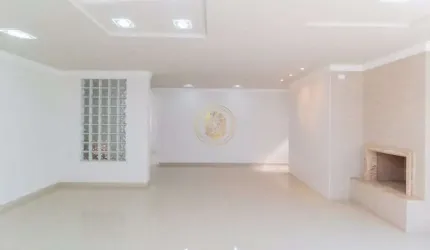 Casa com 4 suítes em condomínio fechado no Butiatuvinha