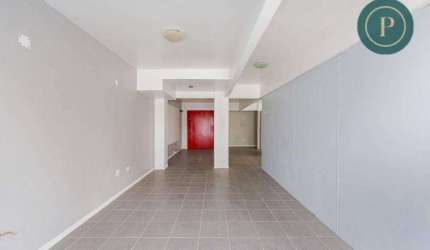 Sala comercial com amplo espaço no Água Verde.