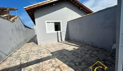 Casa à venda no bairro Balneário Tupy - Itanhaém/SP