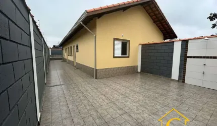 Casa à venda no bairro Nova Itanhaém - Itanhaém/SP