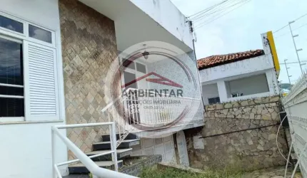 Casa ampla no Centro para fins Comercial ou Residencial
