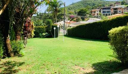 CASA MODERNA EM CONDOMÍNIO COM EXCELENTE INFRAESTRUTURA