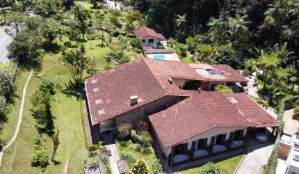 Magnífica casa próximo a CBF