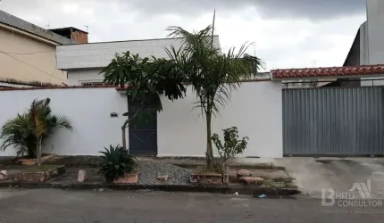 Casa com 2 Qts, Quintal, 3 Vagas ou mais, em Trindade, São Gonçalo/RJ