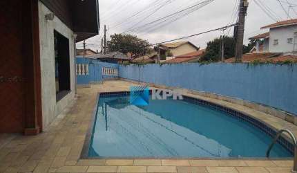 Casa à venda, 499 m² de área construída, ótima localização, 3 dormitórios, 2 suítes, piscina, no Jardim das Indústrias, São José dos Campos/SP!