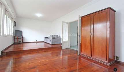 Casa em condomínio fechado com 5 quartos para alugar na Rua Guilherme Alves, 1547, Partenon, Porto Alegre, 256 m2 por R$ 8.000