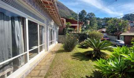 Casa para Venda em Teresópolis, Iúcas, 4 dormitórios, 1 suíte, 3 banheiros, 2 vagas