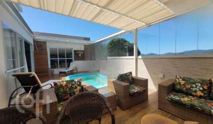 Casa com 4 quartos à venda na Rua Ari Avanci dos Santos, 144, Trindade, Florianópolis, 370 m2 por R$ 1.800.000