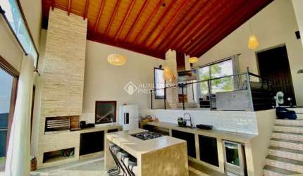 Casa em condomínio fechado com 3 quartos à venda na Rua 51, 250, Ninho Verde II, Pardinho, 200 m2 por R$ 1.385.000