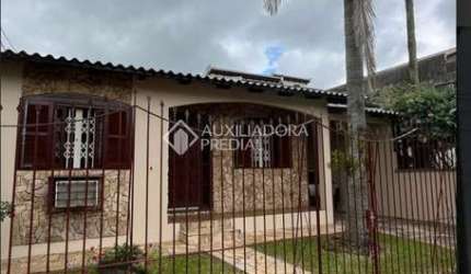 Casa com 3 quartos à venda na José de Medeiros, 101, Vila Cachoeirinha, Cachoeirinha, 204 m2 por R$ 585.000