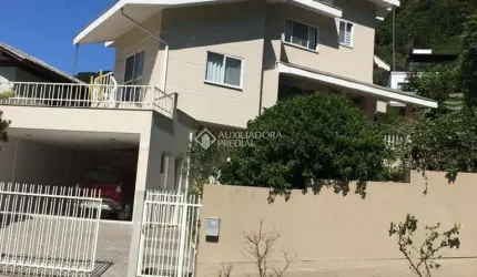 Casa com 4 quartos à venda na Antã´nio Hilã¡rio Rebelo, 24, Centro, Porto Belo, 358 m2 por R$ 2.050.000