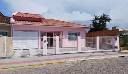 Casa com 2 quartos à venda na Prefeito Avelino Muller, 155, Vendaval, Biguaçu, 85 m2 por R$ 590.000