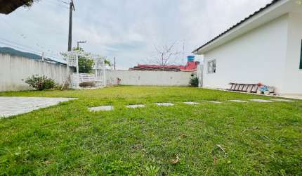 Casa em Balneário Perequê