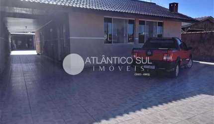 Casa à venda, com 03 quartos e 02 banheiros, Pereque, MATINHOS - PR