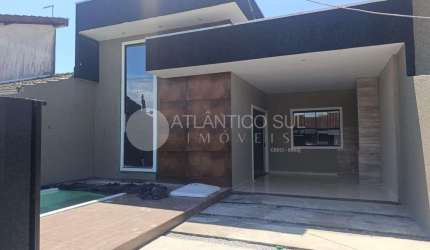 Casa nova com piscina na praia, À VENDA em PONTAL DO PARANA - PR