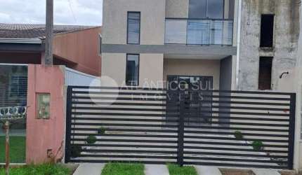 Tríplex na praia, com 2 quartos 1 suite cozinha, sala, duas sacadas