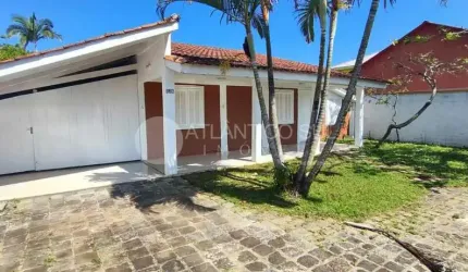 Casa à venda à três quadras da praia, GUARAPARI, PONTAL DO PARANA - PR
