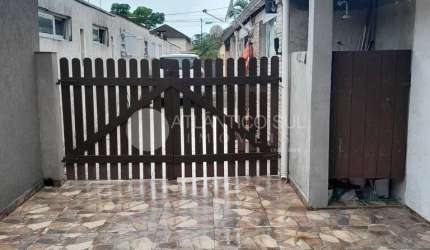 Casa em Matinhos com 3 quartos   sendo 1 suíte  a 290 metros do mar em Matinhos