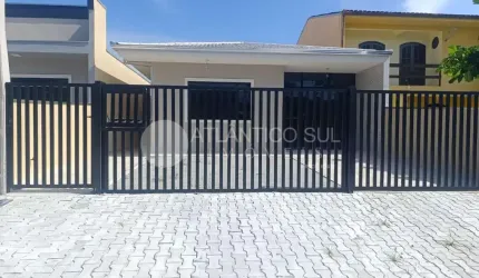 Casa a venda  com piscina, 150 metros do mar em  CANOAS, PONTAL DO PARANA - PR