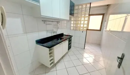 Apartamento com 3 dormitórios à Venda e Locação no Jardim Satélite em SJC