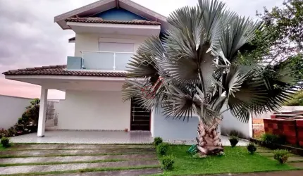 Sobrado à Venda no Residencial Terras do Vale em Caçapava.