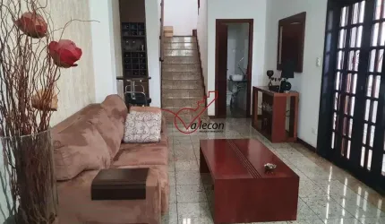 Casa á Venda em Pindamonhangaba/SP.