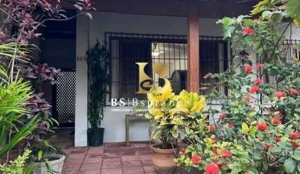 Casa com 5 quartos à venda na Otávio Kelly, 600, Icaraí, Niterói por R$ 950.000