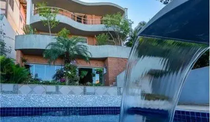Casa tipo para venda com 4 quartos, sendo 2 suítes, 435m²