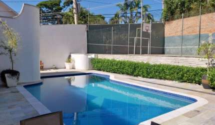 Casa de vila para locação com 4 quartos, sendo 4 suítes, 510m²