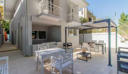 Casa tipo para venda com 4 quartos, sendo 2 suítes, 323m²