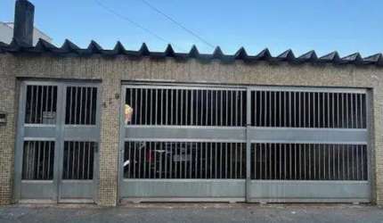 Casa tipo para venda com 4 quartos, sendo 1 suíte, 200m²