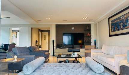 Apartamento tipo para venda com 4 quartos, sendo 3 suítes, 215m²