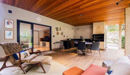Casa tipo para venda com 4 quartos, sendo 1 suíte, 289m²