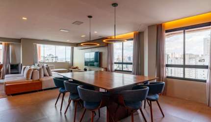 Triplex para venda com 4 quartos, sendo 3 suítes, 274m²