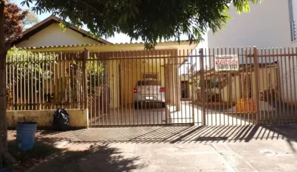 Casa com 3 quartos à venda na Zona 07