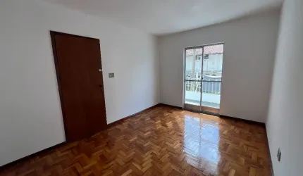 Apartamento de 2 quartos no Bom Pastor!
