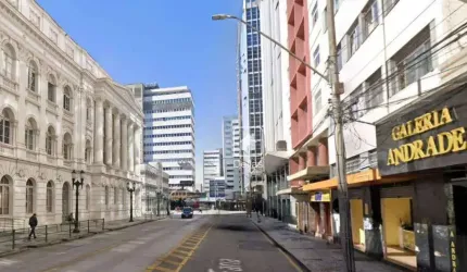 Apartamento com 1 dormitório para alugar, 40 m² por R$ 1.749,00/mês - Centro - Curitiba/PR