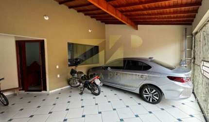 CASA À VENDA NO JARDIM HUBERT