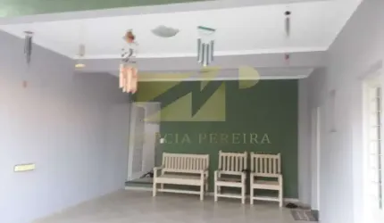 SOBRADO À VENDA NO CENTRO