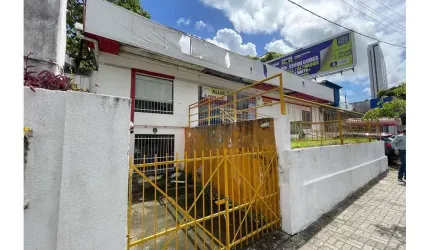 Alugo Casa Comercial 232m² com 10 salas em Casa Amarela(ponto comercial)