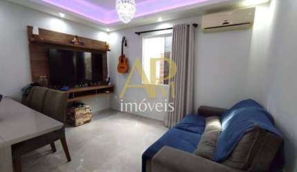 Casa com piscina e reformada, com 2 dormitórios, Forquilhas em SJ