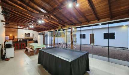 Casa à venda em condomínio na Praia de Fora, 03 dormitórios e área de 450m²