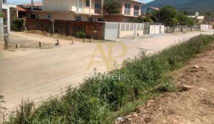 Terreno à venda com 300m² e Escritura Pública, na Praia do Pontal - Palhoça