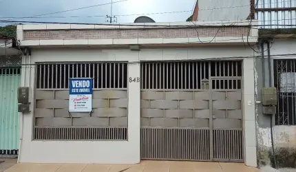 Casa 04 Quartos s/um suíte