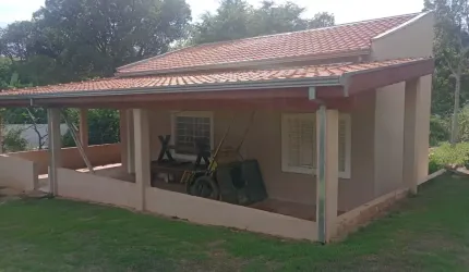 Chácara em Condomínio com 2 casas  em Limeira.